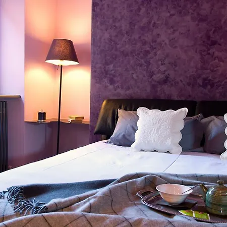 Casa Rossa - Bymyhomeincomo בית נופש צ'רנוביו