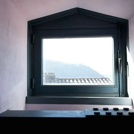 Casa Rossa - Bymyhomeincomo Casa vacanze Cernobbio